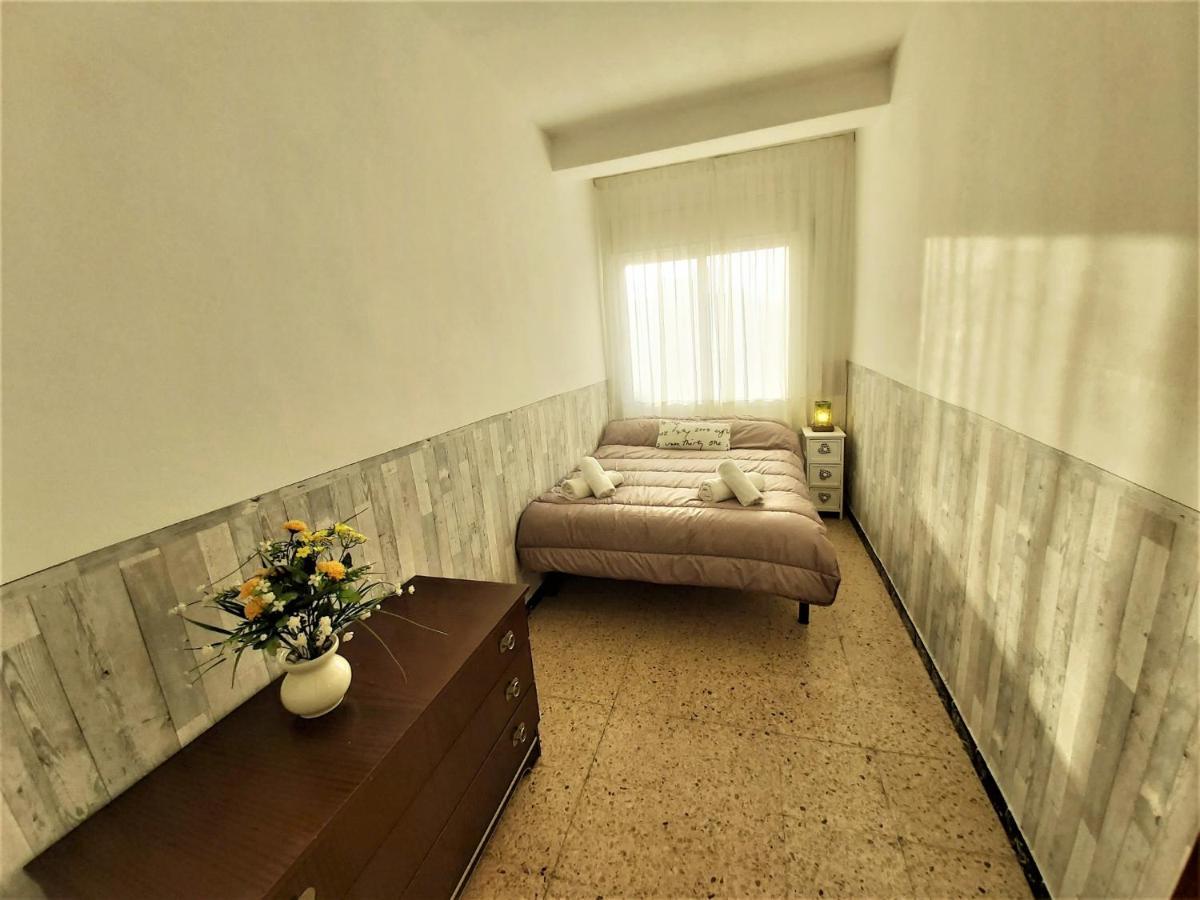 Apartamento con terraza muy cerca del mar Pineda De Mar Exterior foto
