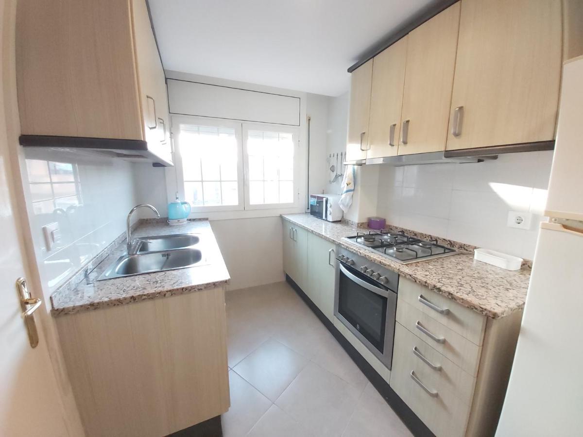 Apartamento con terraza muy cerca del mar Pineda De Mar Exterior foto
