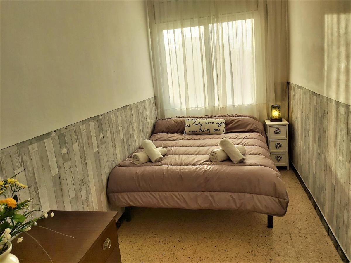 Apartamento con terraza muy cerca del mar Pineda De Mar Exterior foto